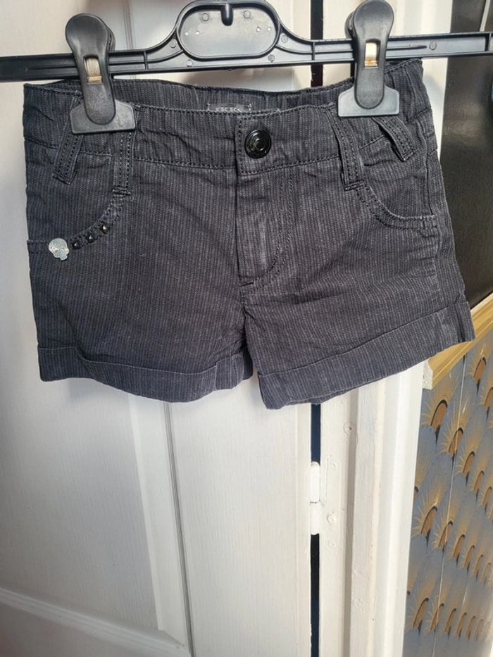 Short fille 4 ans