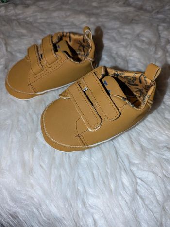 Chaussures camel bébé 3-6 mois tape a l'oeil