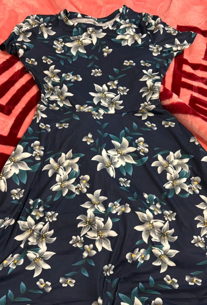 Robe bleu fleurie