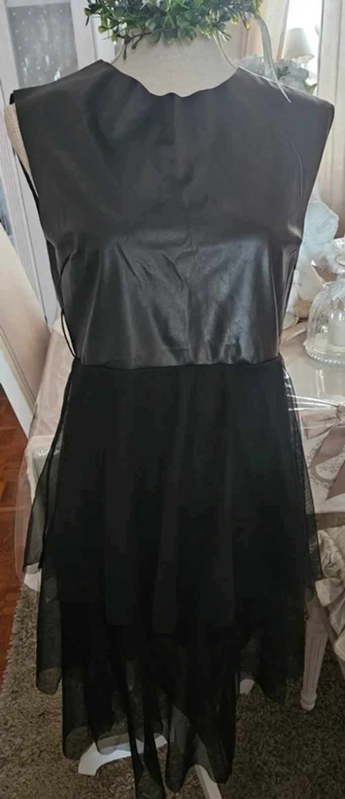 Robe noire simili cuir et tulle Diva's Taille 38 Neuve - photo numéro 2