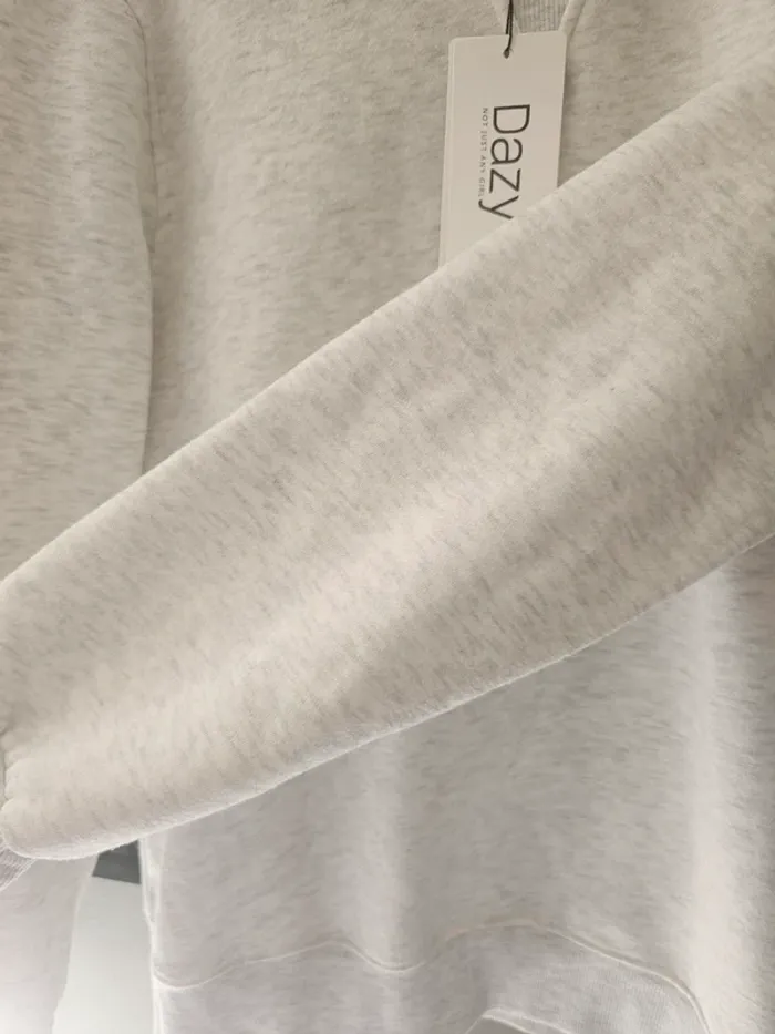 Sweat fille dazy taille S neuf - photo numéro 9