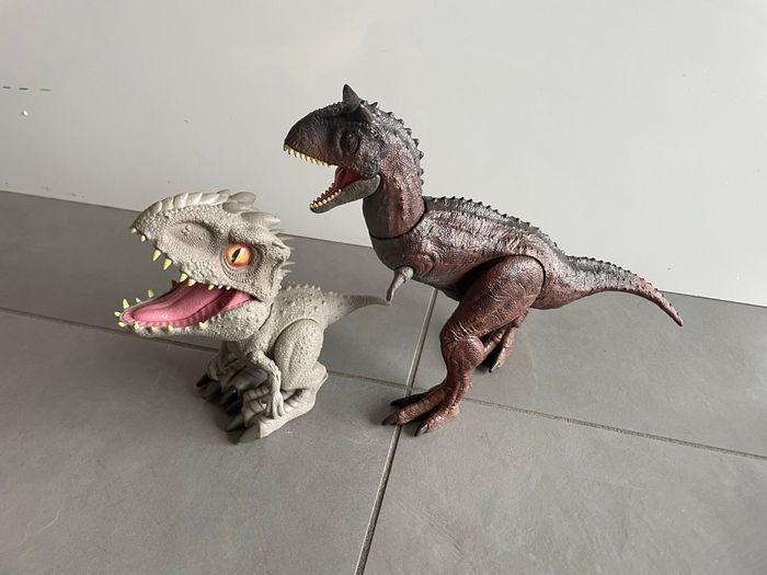 Lot de 2 grands dinosaures Jurassic World Figurine Mattel