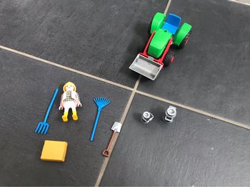 Playmobil Country Agriculteur avec Tracteur 4143