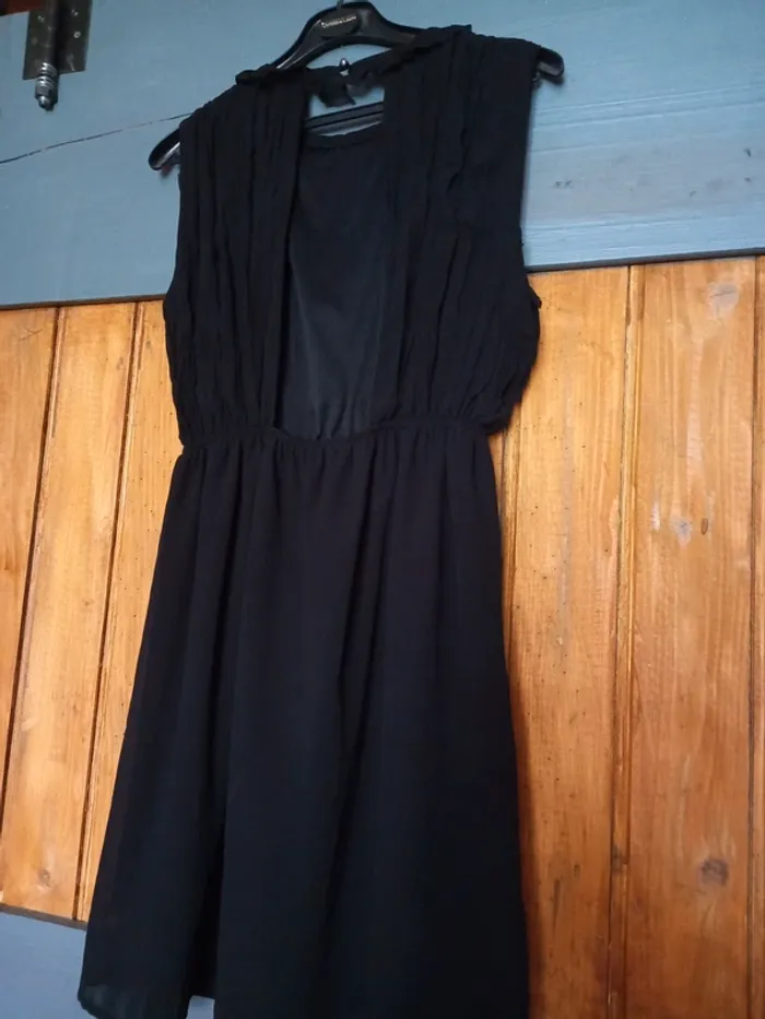 Robe dos nu - photo numéro 5