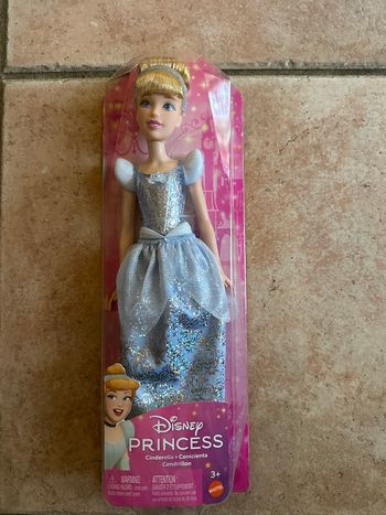 Poupée Disney princesse Cendrillon Neuf