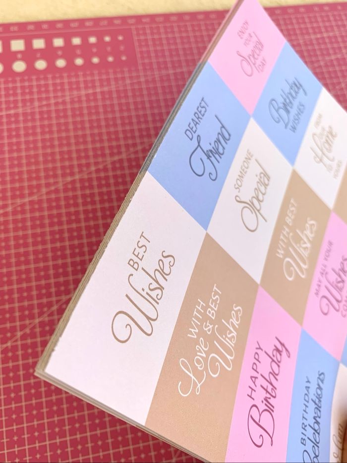 Lot de 24 planches de phrases de souhaits en anglais cartonnées à découper - photo numéro 7