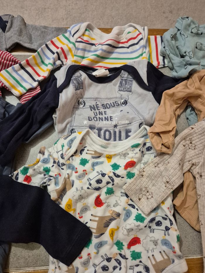 Lot de 10 bodies bébé taille 3 mois - photo numéro 3
