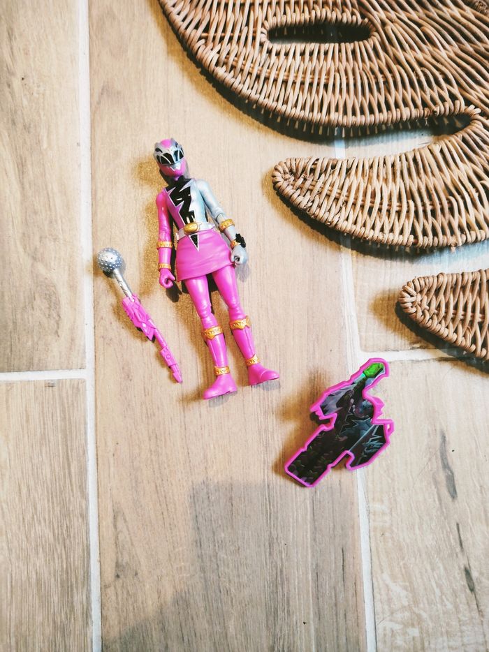 🙅Power rangers dino fury figurine ranger rose avec clé marque hasbro - photo numéro 1