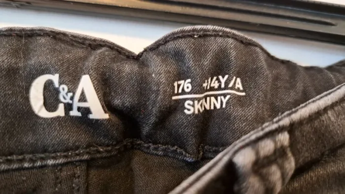 Jeans skinny noir, C&A ,16 ans - photo numéro 2
