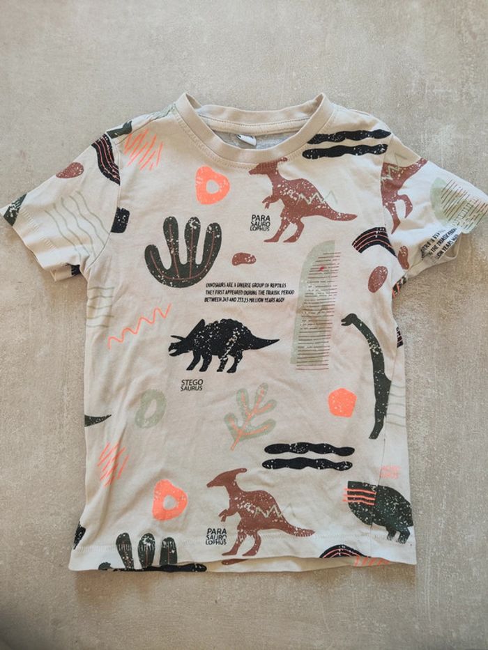 Ensemble short t-shirt c&a 5 ans
T-shirt beige - photo numéro 6