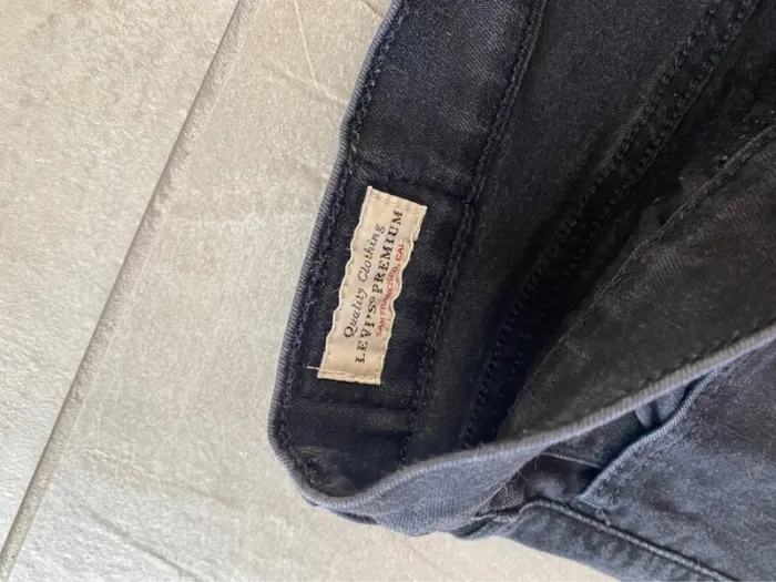 Jeans levis noir - photo numéro 4