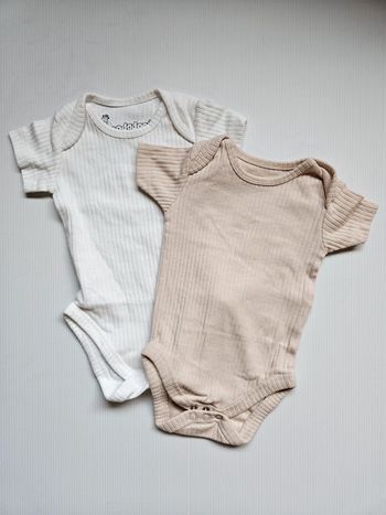 Lot de 2 bodies manches courtes