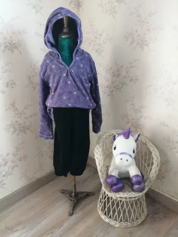 Pull polaire violet à capuche motifs fleurs / in extenso / (8ans)