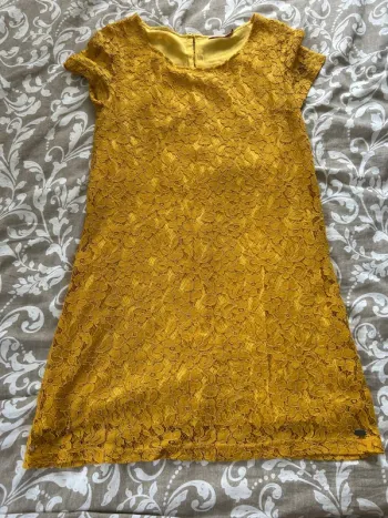 Robe dentelle jaune taille M ddp