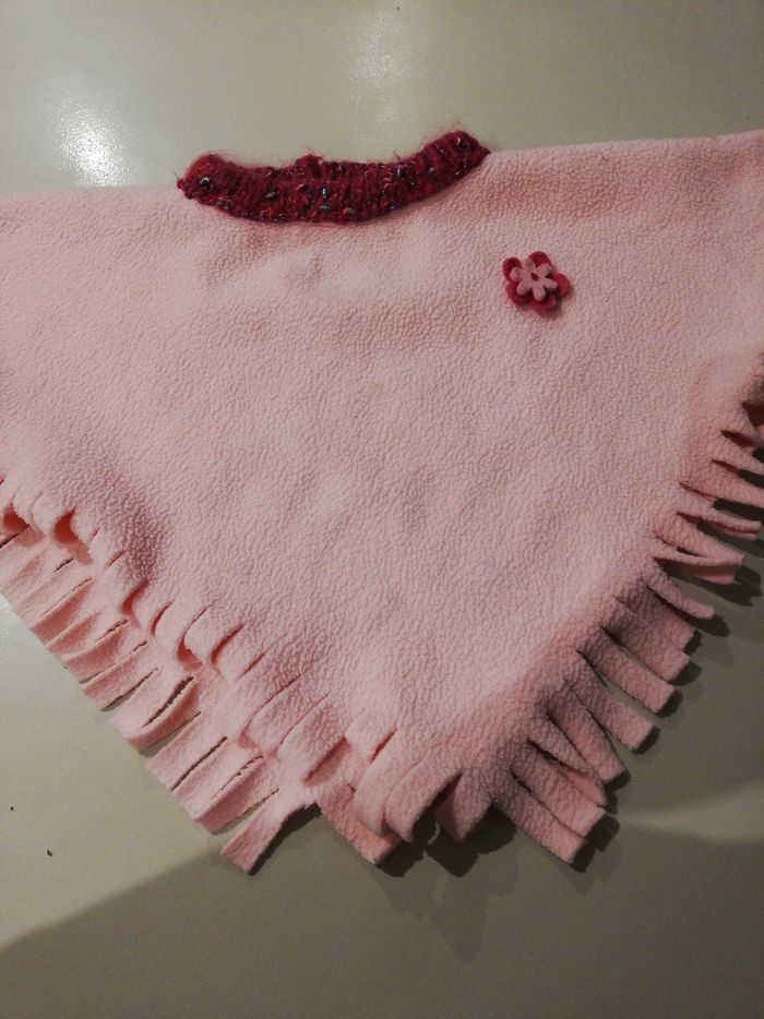 Poncho rose avec fleur fille 2 ans