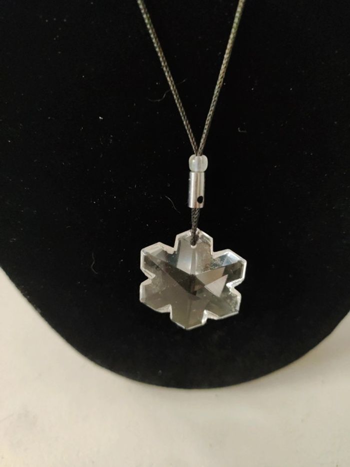 Collier avec pendentif flocon - photo numéro 2