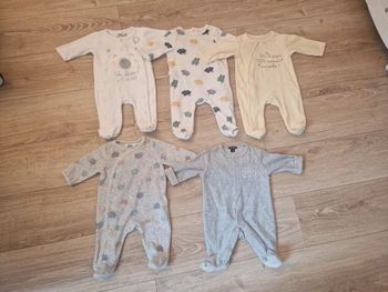 Lot grenouillères 1 mois, Gémo