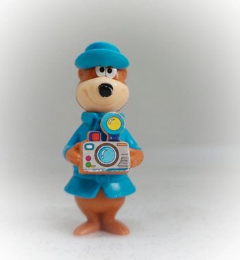 Yogi bear ours figurine Figure figura kinder small photo foto bleu blue 1996 touriste Ferrero