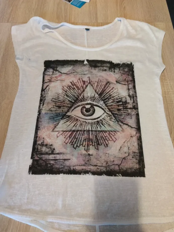 T-shirt L Illuminati