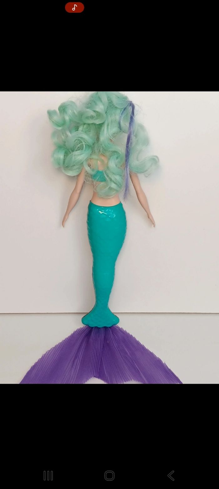 Poupée mattel Barbie Sirène Color Reveal Série 7 gtp43
Poupée et ensemble compris - photo numéro 6