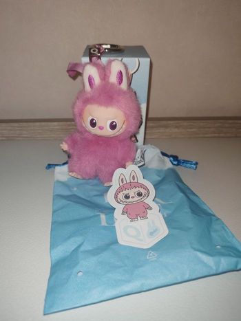 Labubu Pin for love lettre Q