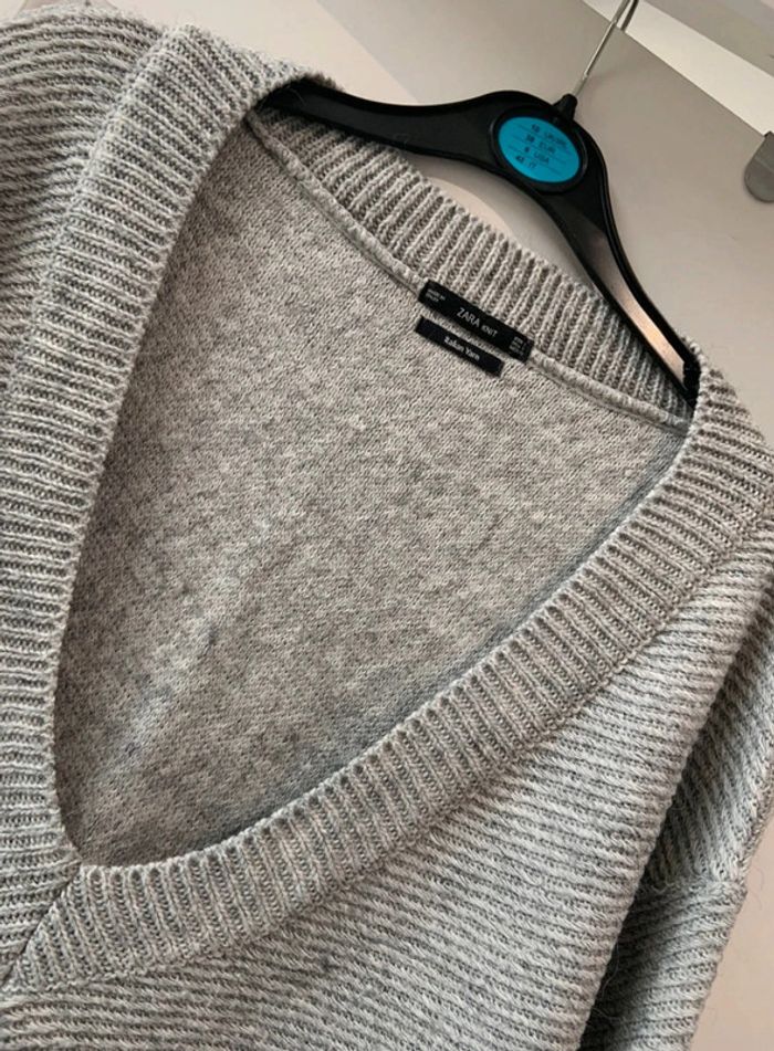 🔝 Pull col v manches longues oversize Zara gris et blanc taille S 36 - photo numéro 3