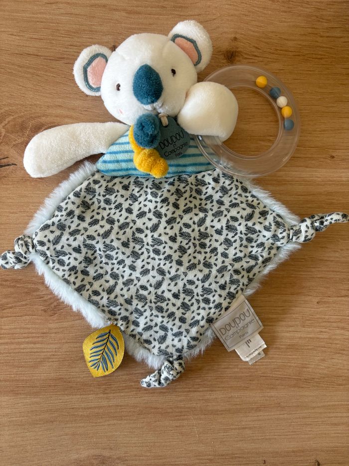 Doudou plat hochet koala yoca anneau doudou et compagnie - photo numéro 2