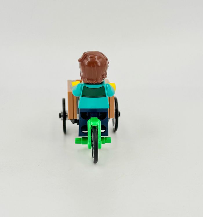 Lego Figurines Icons : Résidente de la Bâtisse Tudor (visage double expression) - NEUF - photo numéro 5