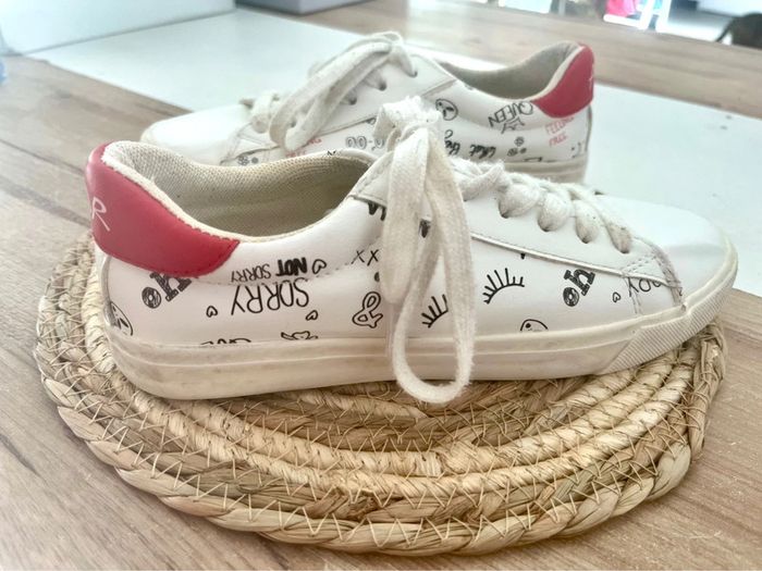 Sneakers basses rouge et blanche pointure 38 - photo numéro 3