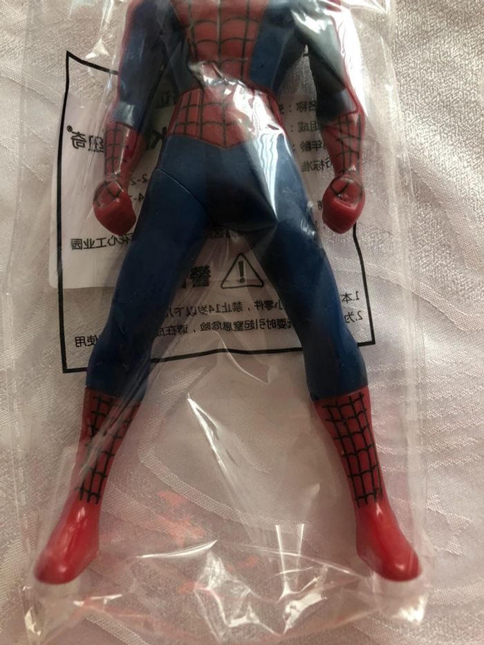 Spiderman figurine 18 cm neuve - photo numéro 3