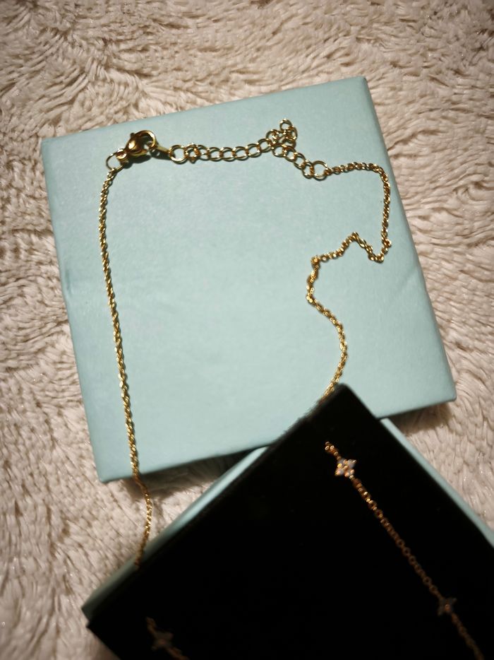 Collier acier inoxydable doré – fleurs délicates - photo numéro 3