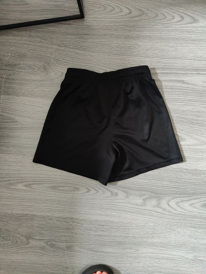 🙂 short de foot garçon en 8/10 ans Nike 🙂 - photo numéro 6