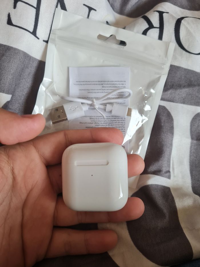 Ecouteur bluetooth style air pod 4 - photo numéro 3