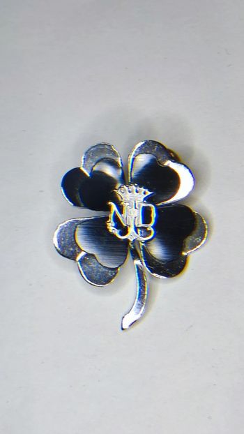 Broche trèfle