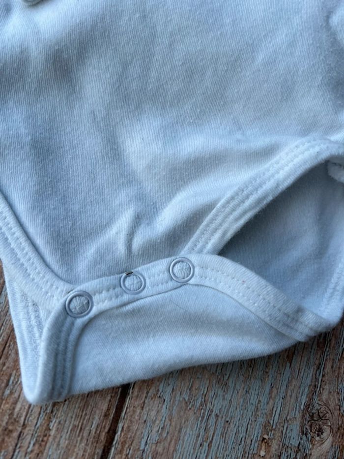 Lot de 4 bodies 3 mois - photo numéro 3