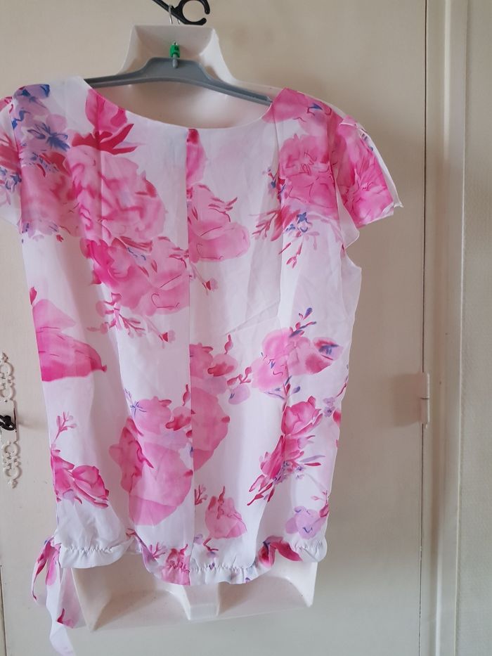 Top femme fluide à fleurs roses – Cami – Taille M - photo numéro 2