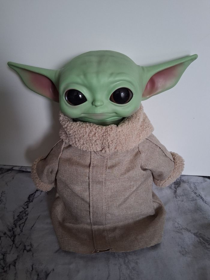 Poupée bébé Yoda