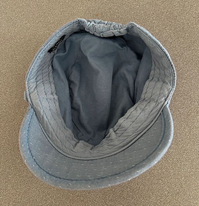 Casquette taille 6/9 mois avec noeud sur le côté / aspect jean Kiabi - photo numéro 4