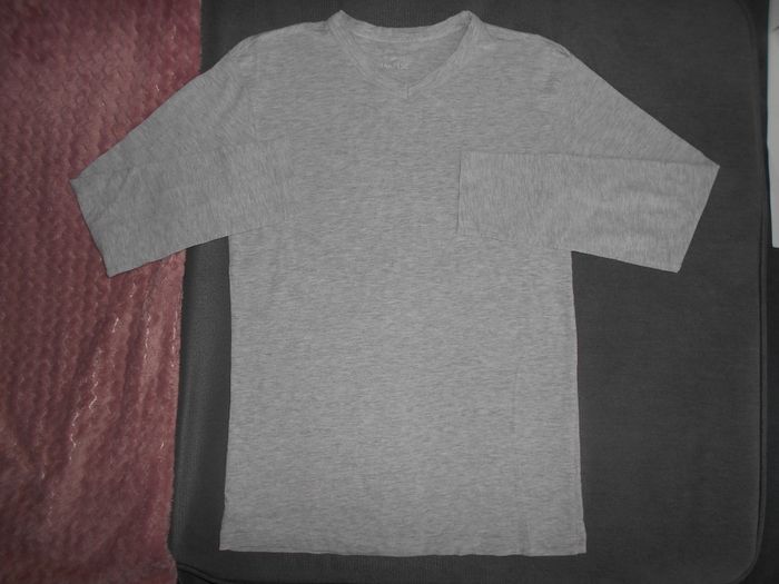 Tee-shirt, taille: 146/152 (correspond à du 11/12 ans) à 0,50 EURO