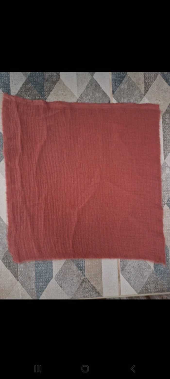 49 serviettes terracotta en gaze de coton.