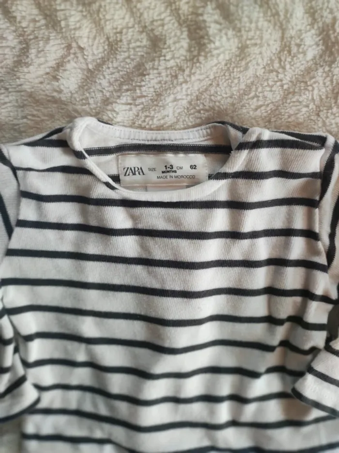 Blouse zara lignes 1/3 mois - photo numéro 2