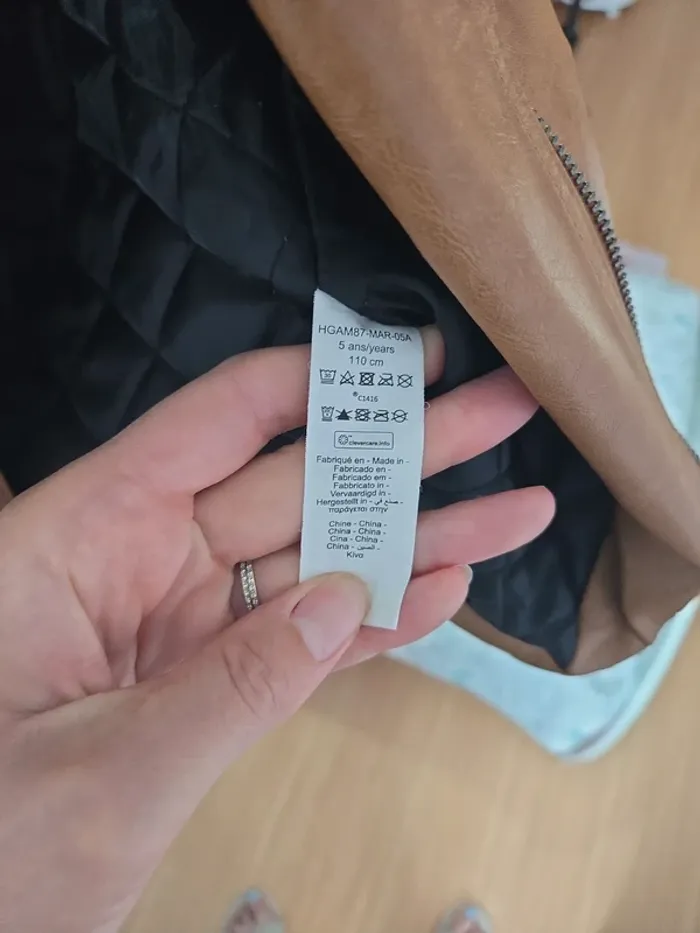 Veste en simili cuir garçon 5 ans - photo numéro 6