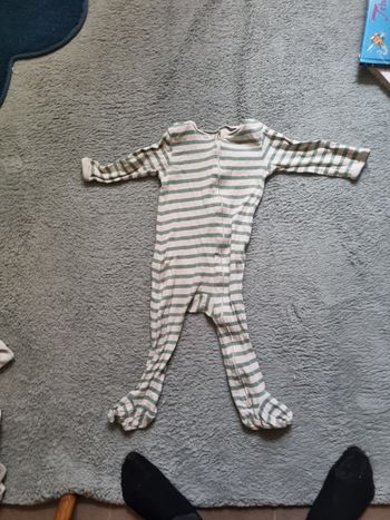 Pyjama rayé vert et blanc