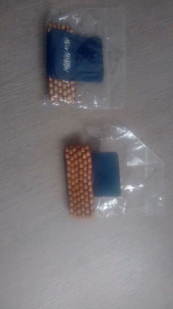 Lot 2 bracelet en bois neuf