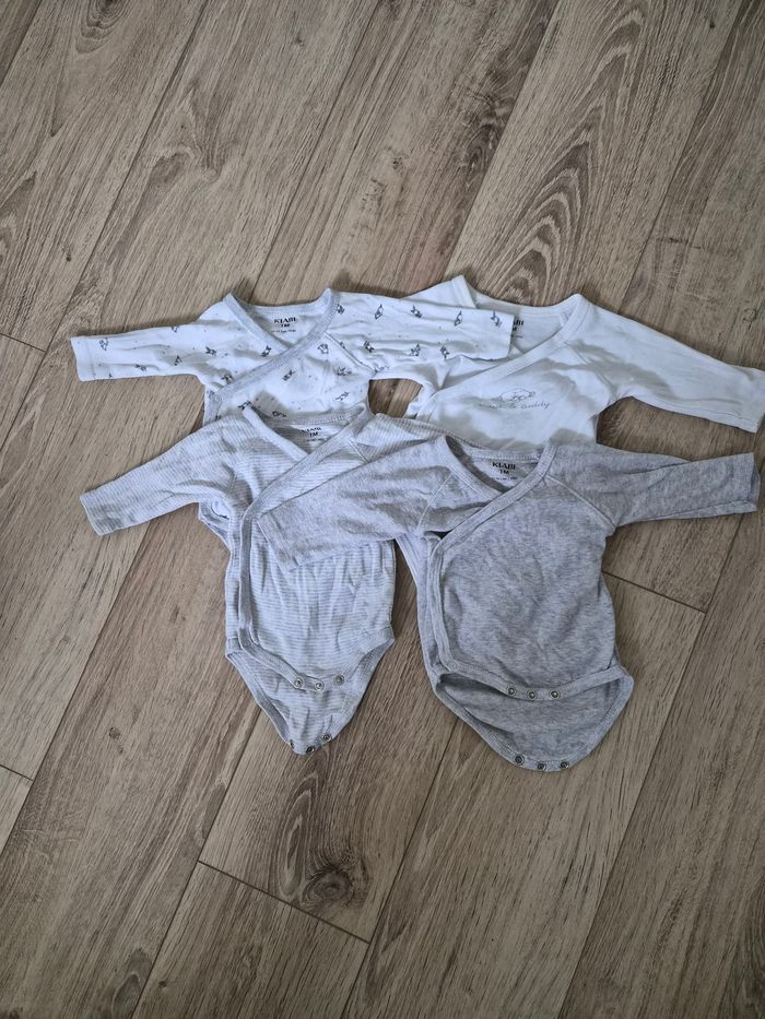 Lot 4 bodies 1 mois