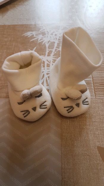 Chausson lapin blanc et gris unisexe