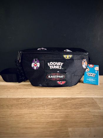 Banane Sacoche Eastpak Looney Tunes neuve