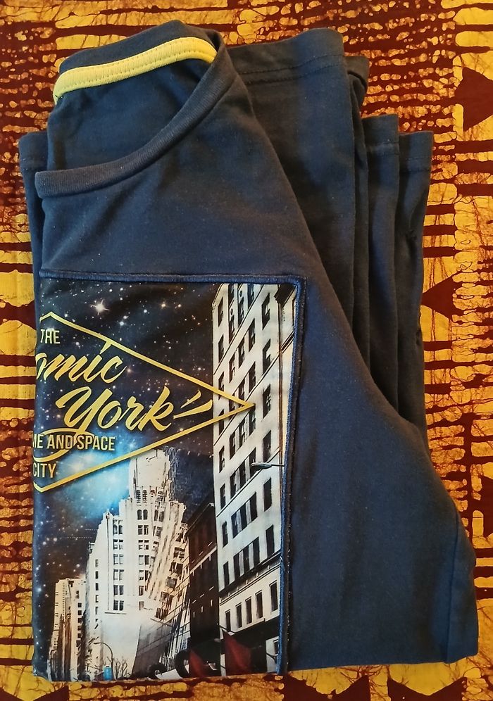 T-shirt bleu marine taille 14 ans - photo numéro 2