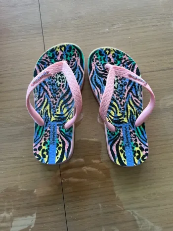 Tong ipanema taille 25