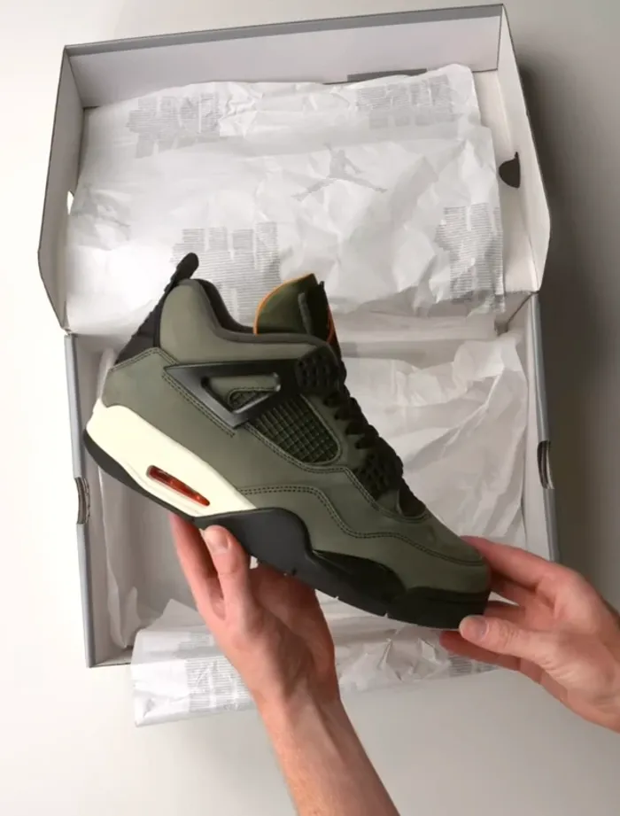 Jordan 4 retro x Undefeated - photo numéro 3
